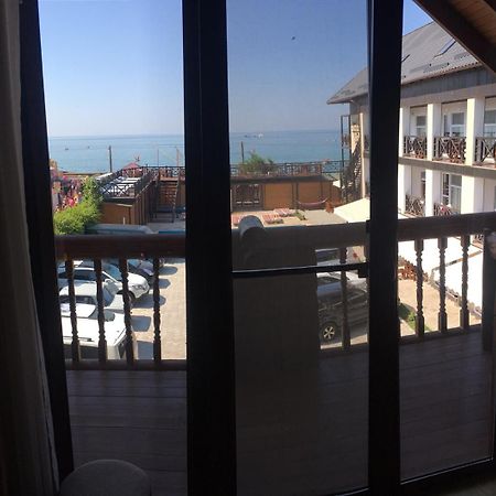 Веселий Кут Zaliznyy Port Exterior foto